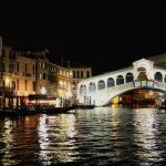 Promenade nocturne sur le Grand Canal de Venise
